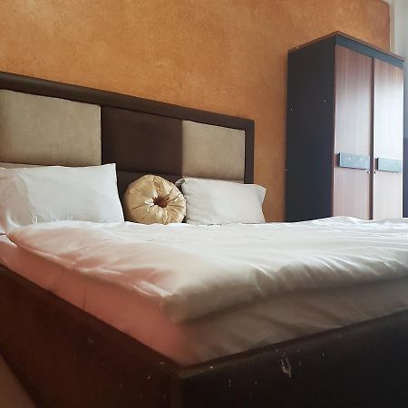 Novo Hotel Бразавил Екстериор снимка