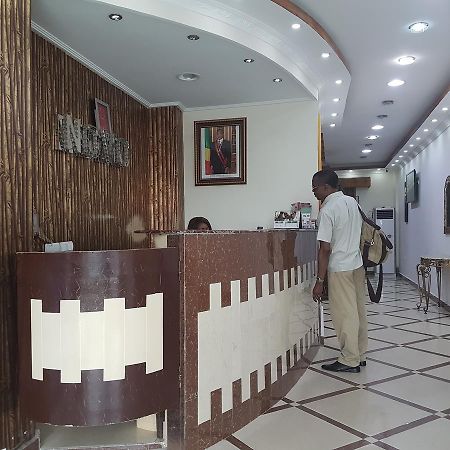 Novo Hotel Бразавил Екстериор снимка